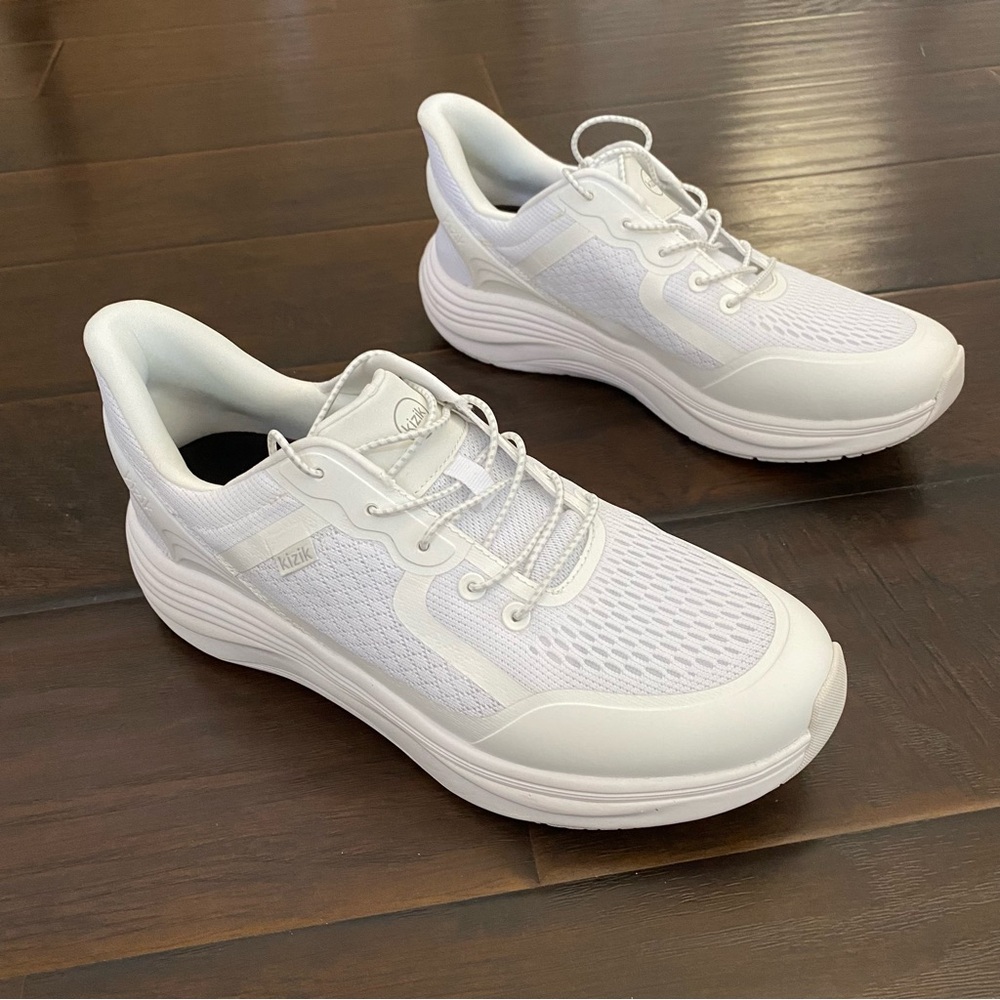 New With Box Kizik London Lace Up Sneakers Women’s Size 11